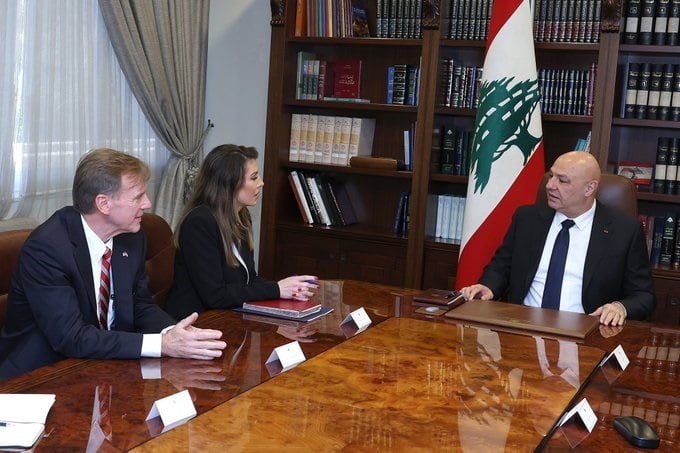 أورتاغوس تجول على المسؤولين من دون تصريح وفيديو... وعون: لتفعيل عمل لجنة مراقبة وقف الاعمال العدائية وتمكين المواطنين الجنوبيين من العودة الى منازلهم
